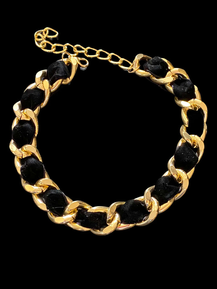 Gold Chain Velvet Collar